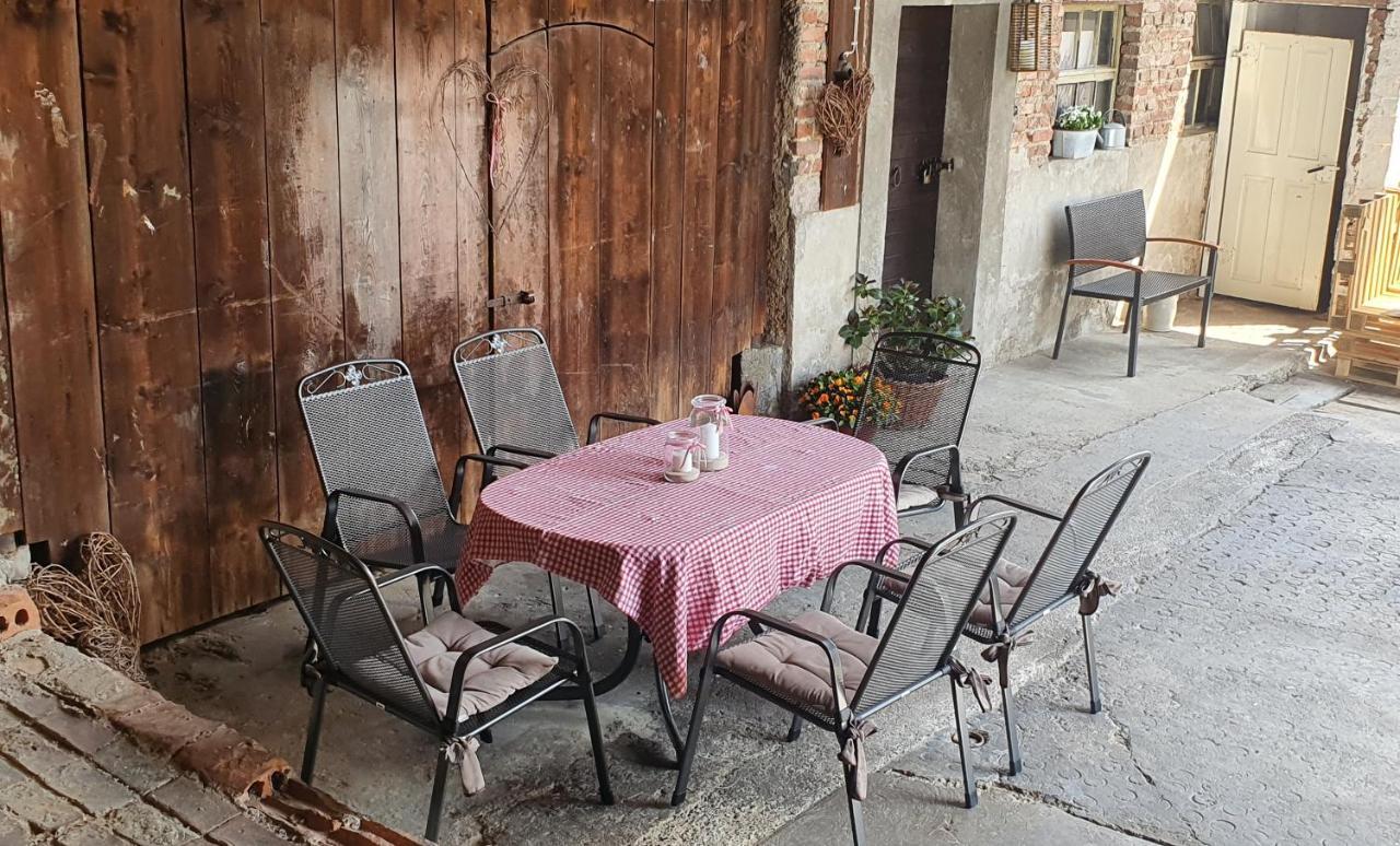 Kleines Bauernhaus Mit Nostalgischem Flair Rheinhausen Exterior foto