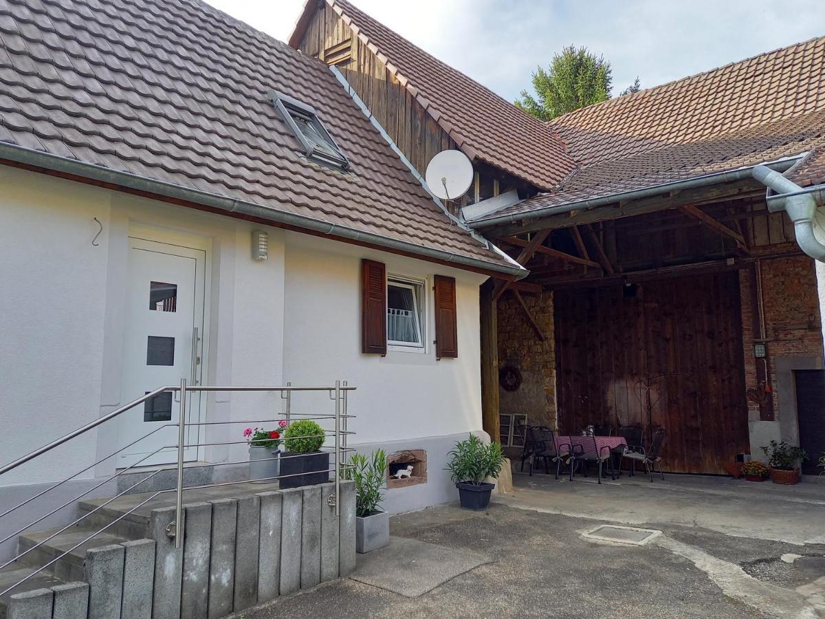 Kleines Bauernhaus Mit Nostalgischem Flair Rheinhausen Exterior foto